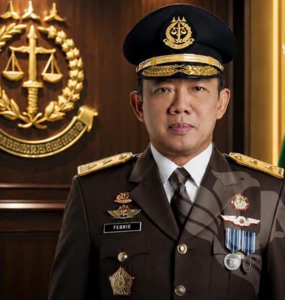 Mabes Polri resmi menetapkan mantan Jaksa Agung Muda Tindak Pidana Khusus (Jampidsus), Febrie Adriansyah, sebagai tersangka