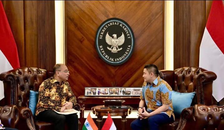 Sekretaris Kabinet Teddy Indra Wijaya menerima kunjungan Duta Besar India untuk Indonesia